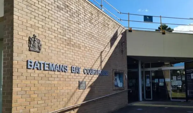 新州男子涉酒駕撞車，被抓時(shí)試圖掐死警察！數(shù)人合力才將其逮捕