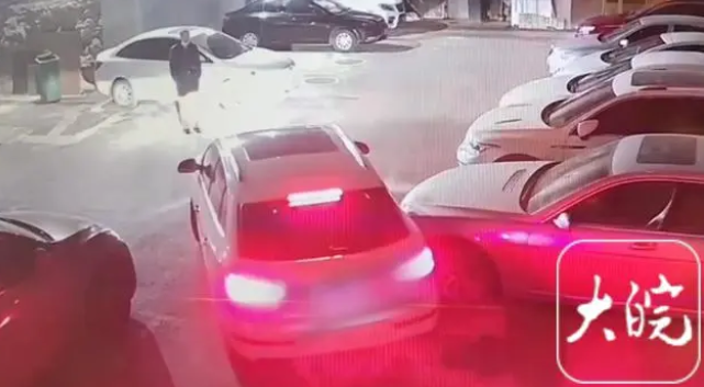 吃醉蟹、甩鍋代駕、棄車逃跑……民警遇到的那些離譜酒駕現(xiàn)場