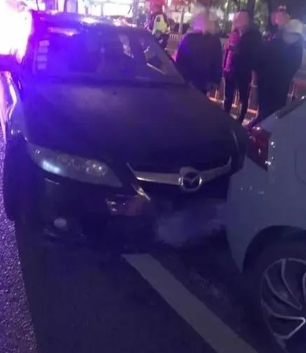 驚了！寧波男子酒駕被逮，竟把酒精測(cè)試儀“吹爆”！警察都嚇壞！